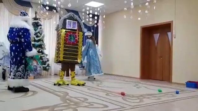 Сюрпризный момент с Избушкой на Курьих Ножках. (мл. гр), 25.12.2019. смотреть онлайн