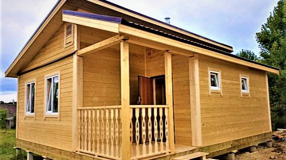 Жаркий пар любой недуг исцелит! Брусовая баня 7х8 с изменённой формой кровли, уложились в 2 недели смотреть онлайн