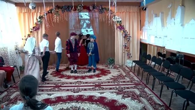 Выпускной спектакль "Ромео и Джульетта" на английском языке. http://proideal.ru/shkola смотреть онлайн