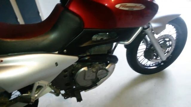 Suzuki XF650 Freewind 1998 смотреть онлайн