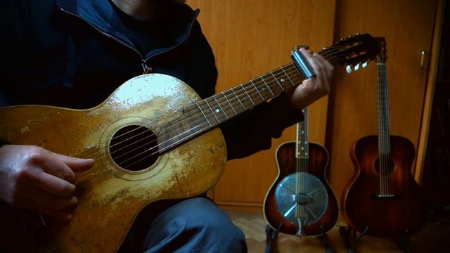 Krbi's Guitar - HOOCHIE COOCHIE MAN (Bottleneck, sliding blues, old 1900s parlor guitar) смотреть онлайн