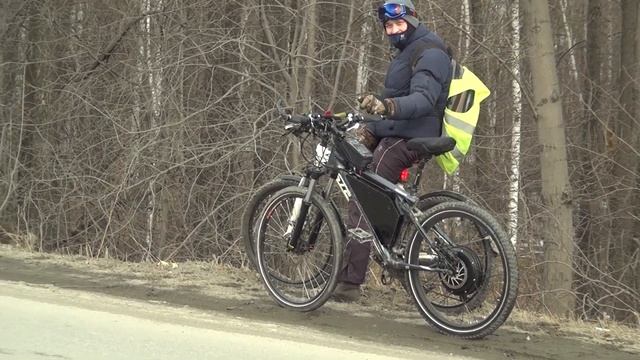 На МК кваньшунь 1000Вт (разгон 3000Вт), покатушка вокруг В-Исетского пруда смотреть онлайн
