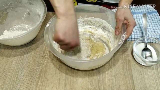 Жареные сладкие пончики на дрожжах с начинкой ! смотреть онлайн
