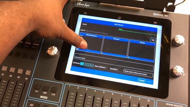 FIRST LOOK! | CHAMSYS QUICKQ 30 | NEW LIGHTING CONTROLLER! смотреть онлайн