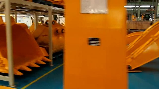 Завод LonKing склад комплектующих для сборки экскаваторов LonKing смотреть онлайн