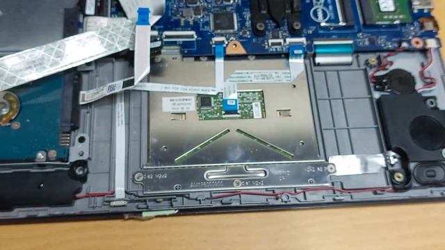 Dell Inspiron 5567 Battery Replacement смотреть онлайн