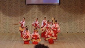 Стилизованный японский танец с веерами (Цветение сакуры)