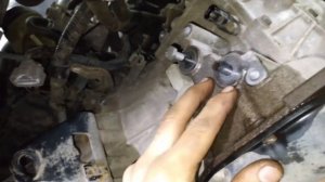 Toyota Corolla-Auris/// замена сальников коленвала и маслянного насоса cvt