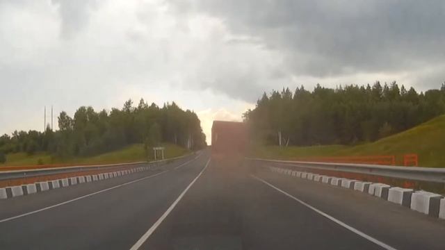 Лопнуло колесо на фуре смотреть онлайн