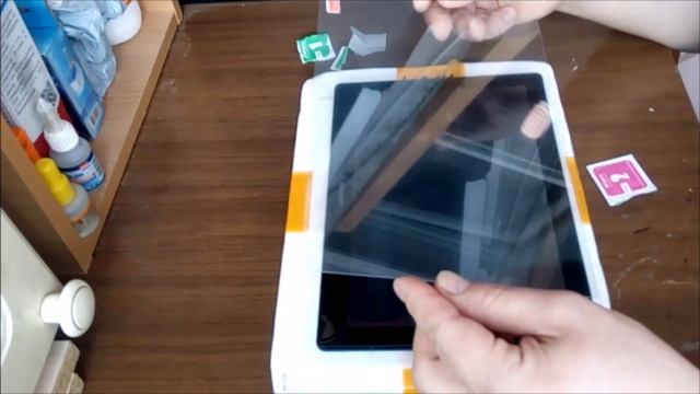 Как наклеить защитное стекло на планшет, телефон или другой гаджет.
