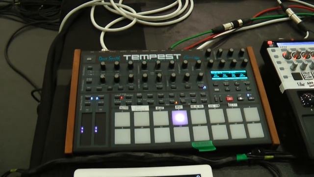 Orbital Shows Off Their Synths & Other Onstage Gear at Moogfest смотреть онлайн