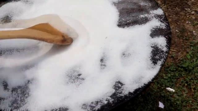 Первый обжиг чугунного Казана и Саджа. ÇUQUN SAJİN İŞƏ HAZIRLANMASI ENG SUB смотреть онлайн