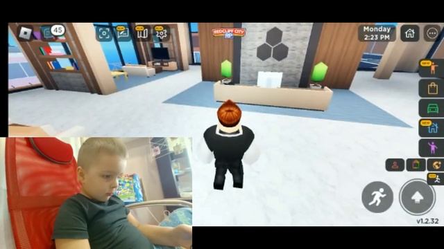 Играем в роблокс катка называется:Редклифф Сити?RP БЕСПЛАТНЫЙ ВЕРТОЛЁТ ? смотреть онлайн