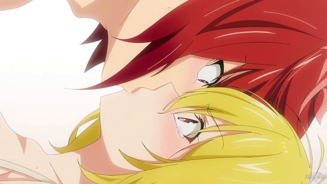 Она что, раздевается?! | Момент из аниме