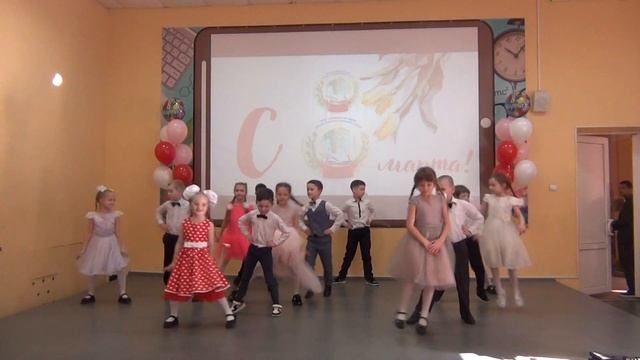 Супер флешмоб от 1-х классов!!! смотреть онлайн