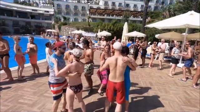 Bachata Rueda in Bodrum смотреть онлайн