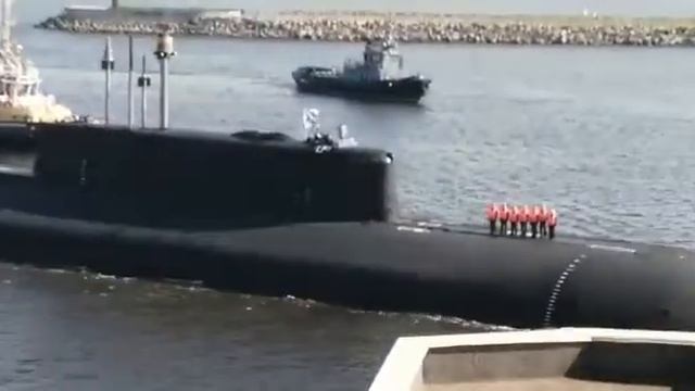 Подводная лодка проходит форфатер через дамбу в финский залив смотреть онлайн