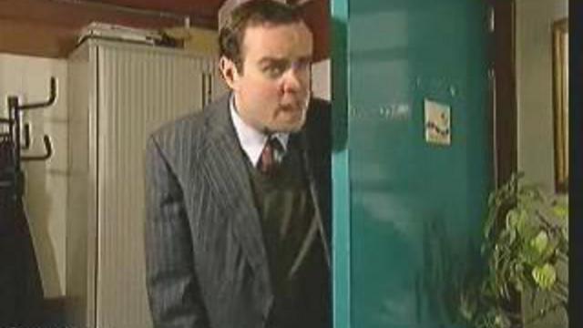 Drunk Office Worker смотреть онлайн