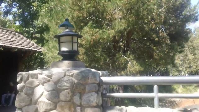 Grizzly River Run Area Walkthrough - Disney California Adventure смотреть онлайн