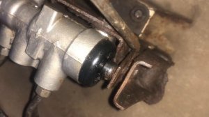 1 из причин почему не прокачиваются тормоза на задних колёсах на автомобиле ваз 2110-2109 Калина тд