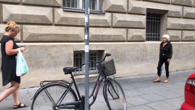 Путешествие в Краков. Часть 1: как я добиралась на поездах и первое впечатление + вкусная ЕДА смотреть онлайн