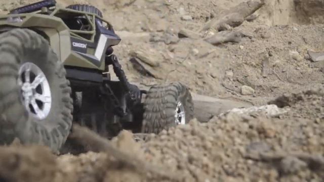 1/16 4WD Large Scale Remote Control Car Waterproof Climbing 4x4 Off Road Monster Truck Rock Crawler
