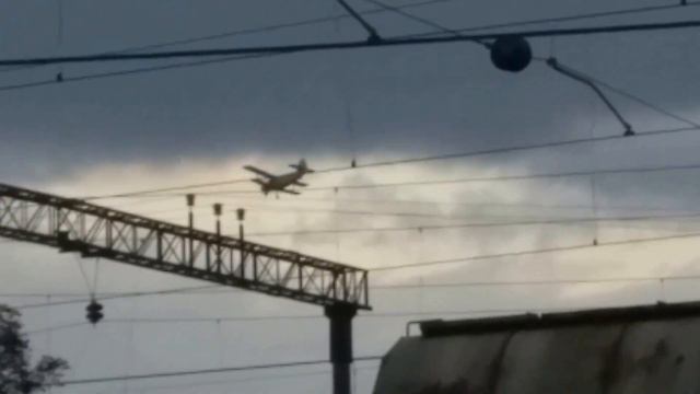 Ан-2 (кукурудзяник) над Дрогобичем смотреть онлайн