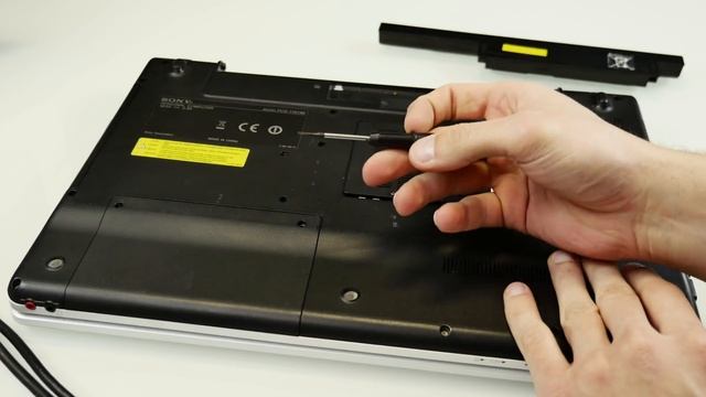 How To Fix a Laptop That Won't Turn On - Blackscreen Fix [4K] смотреть онлайн