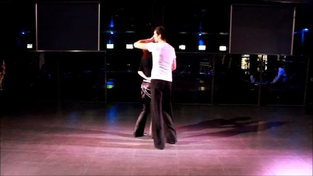 Хастл. Видео уроки. Открытая позиция, выход в теневую смотреть онлайн