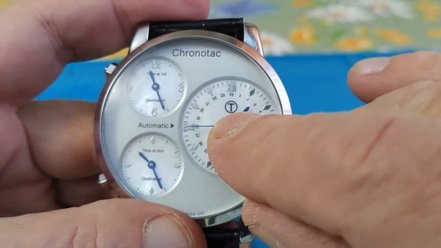 Modern vintage watch CHRONOTAC with three dials Современные часы с тремя циферблатами смотреть онлайн