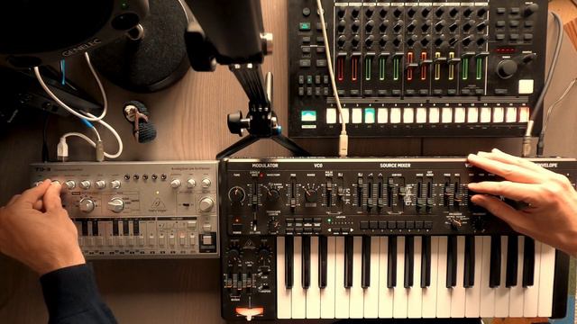 Behringer MS-1 & TD-3 - 90s Industrial Style Synth Jam смотреть онлайн