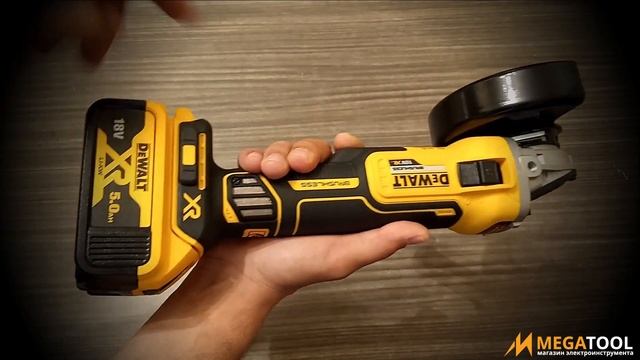 DeWALT DCG405
