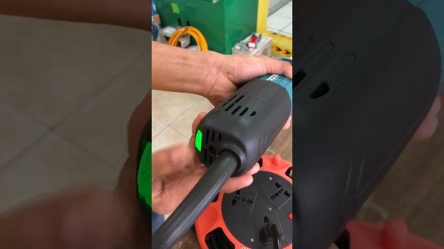 Makita GA4040C Angle Grinder (Variable Speed) Quick Test смотреть онлайн