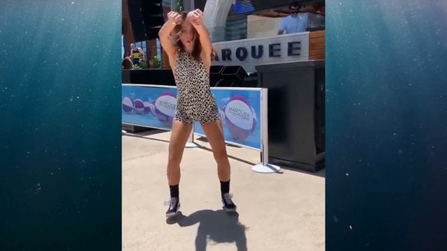 Coco Jambo - Dance Remix( Shuffle Dance Video ) #ShuffleDanceMusic #shuffledancer смотреть онлайн