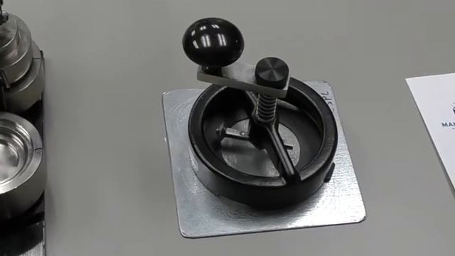 Maker Space CrafterNoon Adventures: How to Use a Button Maker смотреть онлайн