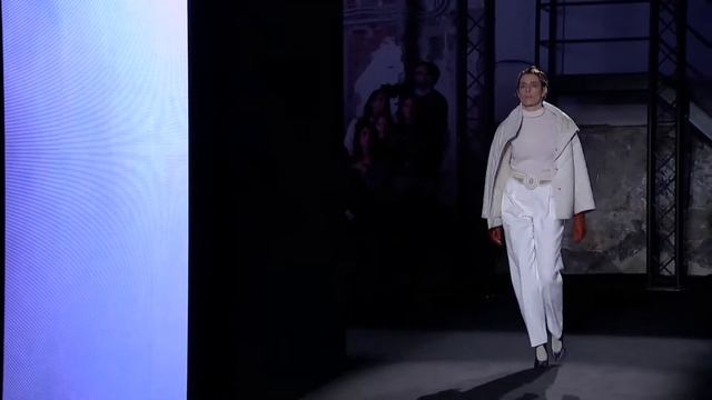 AW20 LOVEBINETTI COLLECTION RUNWAY/Recinte Modernista de Sant Pau Barcelona - 2/5/20 смотреть онлайн