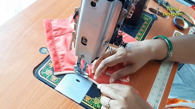 ब्लाउज में पाइपिंग लगाने का सबसे Easy तरीका ??|| How to Attach Piping || смотреть онлайн