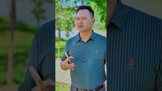 嚣张经理仗着自己哥哥是经理，竟然罚款清洁工，不料老板挺身而出！【建哥哥导演】 смотреть онлайн