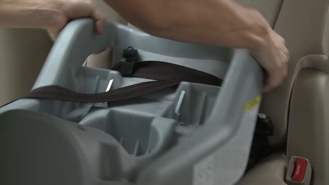 Graco Snugride30 with Latch Installation смотреть онлайн