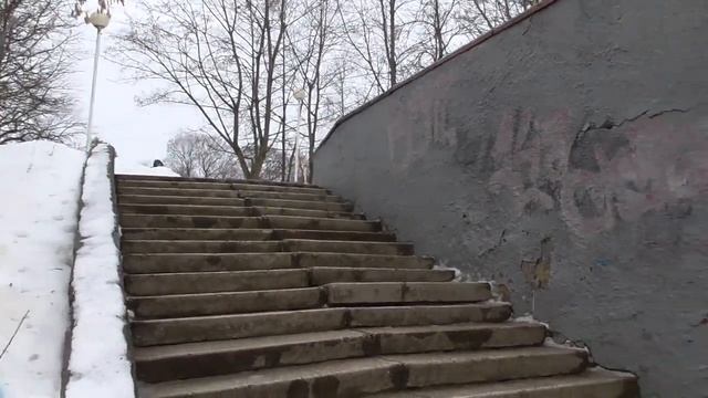 Городская лестница поднимается к городскому парку, город Орёл, в видео Геннадий Горин смотреть онлайн