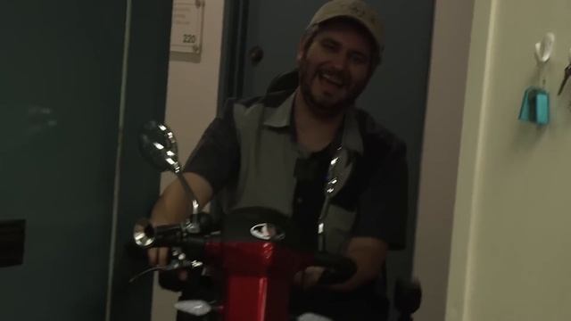 Ethan Destroys His Mobility Scooter The First Day смотреть онлайн