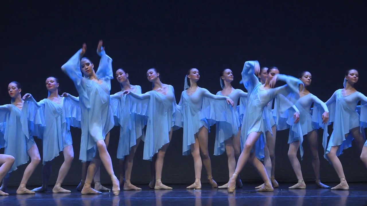 Дебюсси. «Блики на воде». Фрагмент из отчетного концерта МГХУ им.Л.М. Лавровского смотреть онлайн