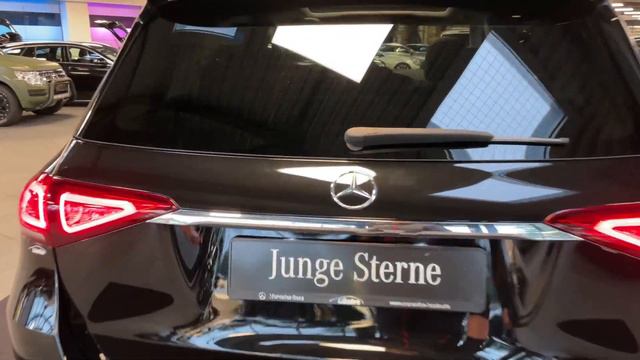 16723 Mercedes-Benz GLE 400 d 4M AMG Line Night Standheizung AIR AHK смотреть онлайн