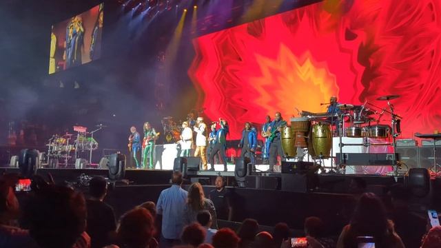 Earth, Wind & Fire "Sing a Song" 2023-9-15 The Kia Forum смотреть онлайн