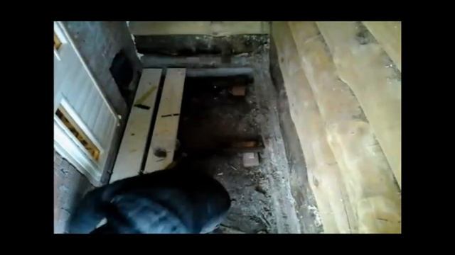 Стелю полы в предбаннике.