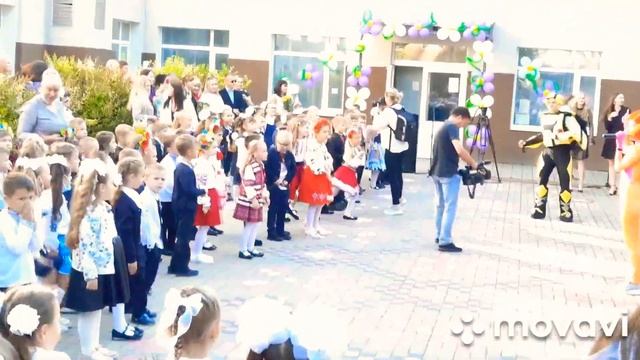 Счастливое детство в современной школе! После такого первого звонка малышня точно захочет учиться! смотреть онлайн