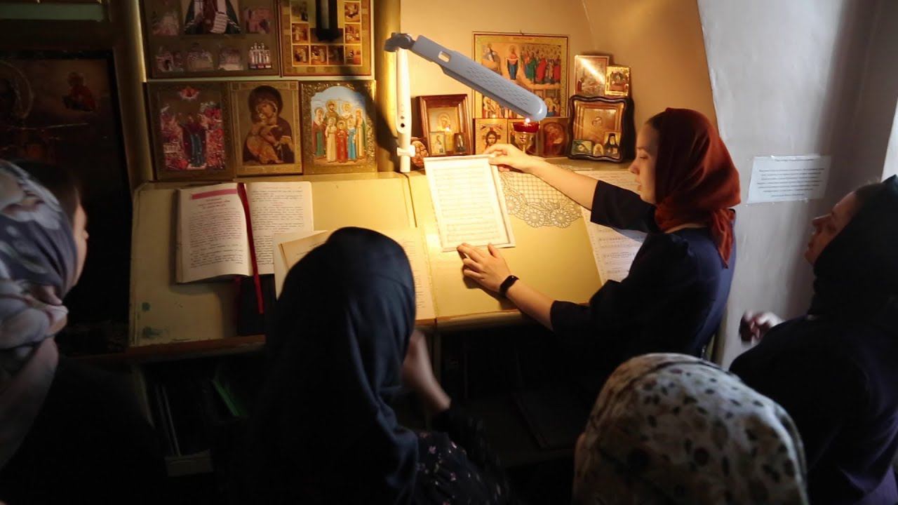 "Егда славнии ученицы..." - тропарь Великого четверга смотреть онлайн