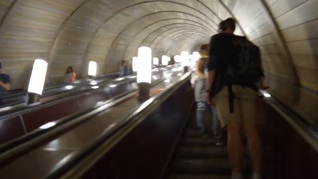Москва 303 станция метро Менделеевская лето день смотреть онлайн