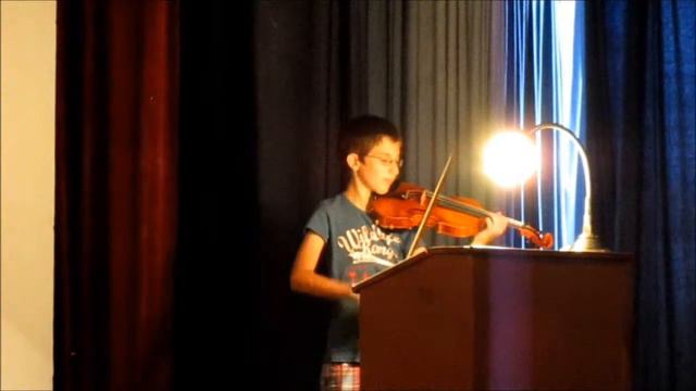 The young violinist tested his new violin in Hall смотреть онлайн