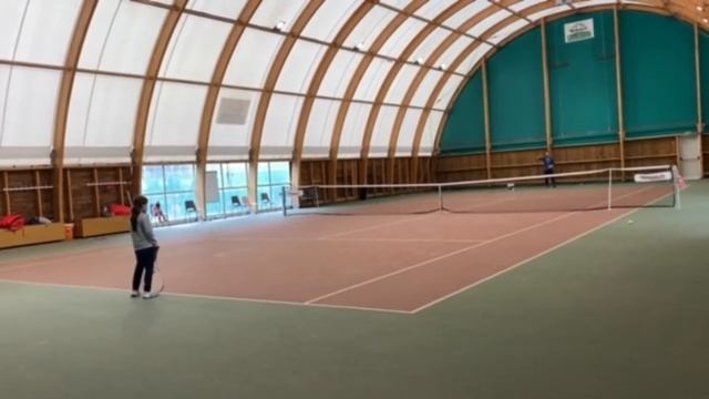 TENNIS FILLE ENTRAÎNEMENT AVEC PAPA 7ANS 10 MOIS ТЕННИС ТРЕНИРОВКА ДЕВОЧКА 7 ЛЕТ 10 МЕСЯЦЕВ смотреть онлайн